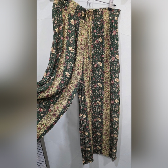 Easel Green Floral Wide-Leg Pants - Picture 3 of 6